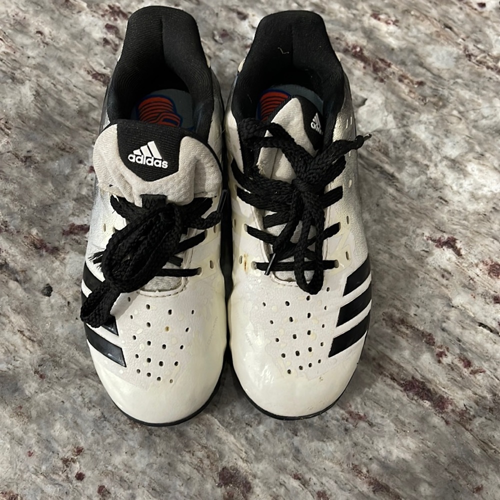 Boys baseball cleats